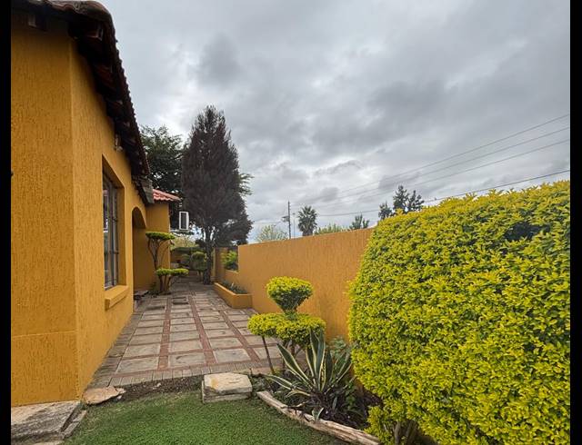 340M² GUESTHOUSE FOR SALE IN RUSTENBURG RURAL